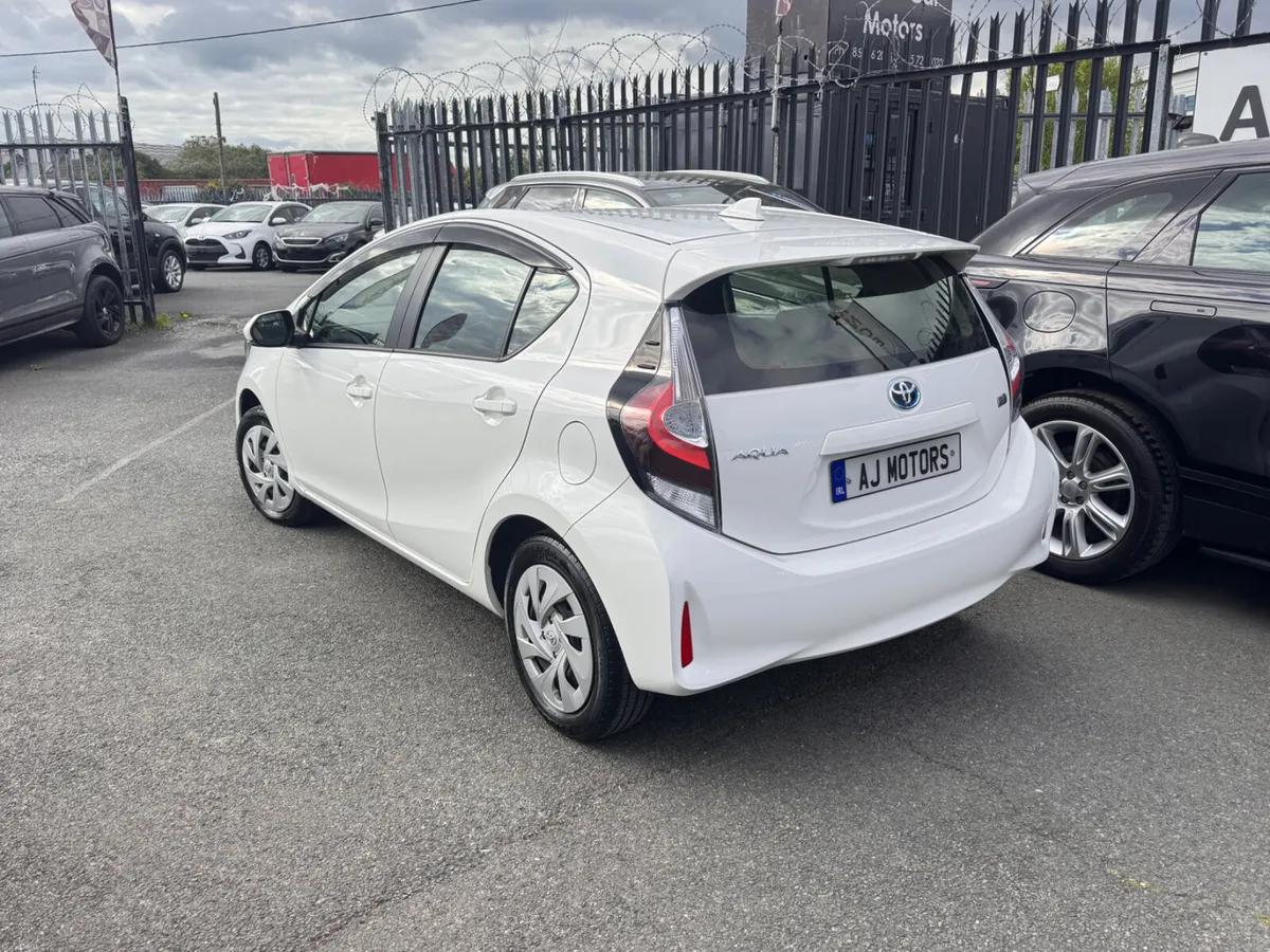 2020 TOYOTA AQUA 1.5 HYBRID - Image 4
