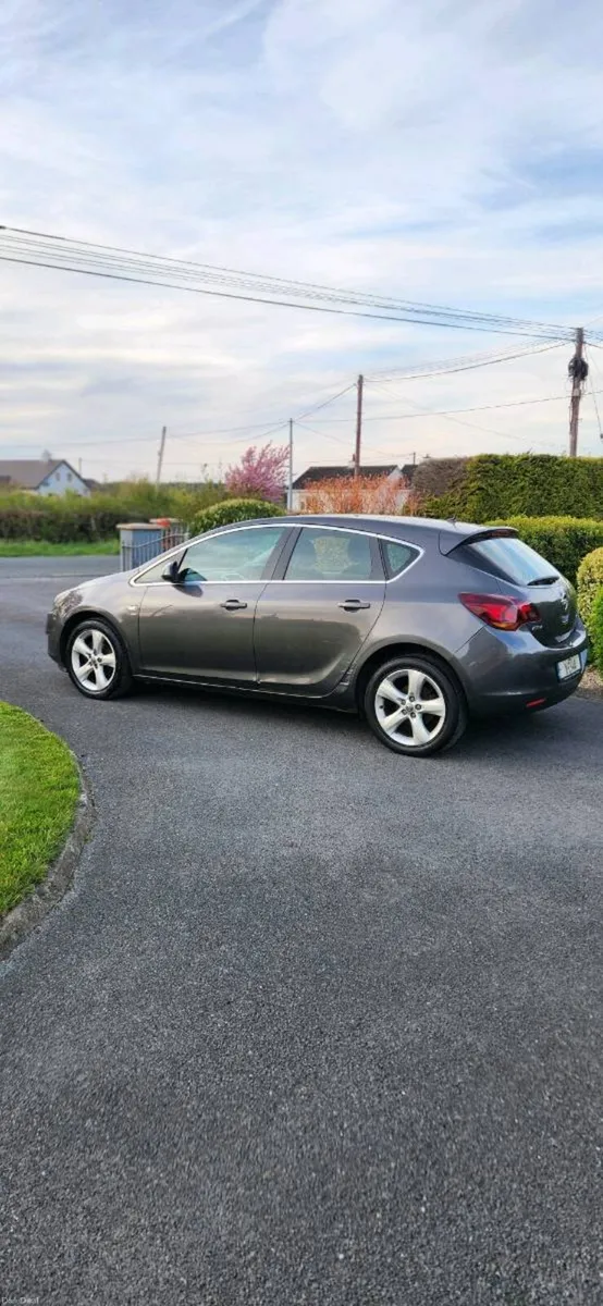 Opel Astra 1.6 (Auto) - Image 3