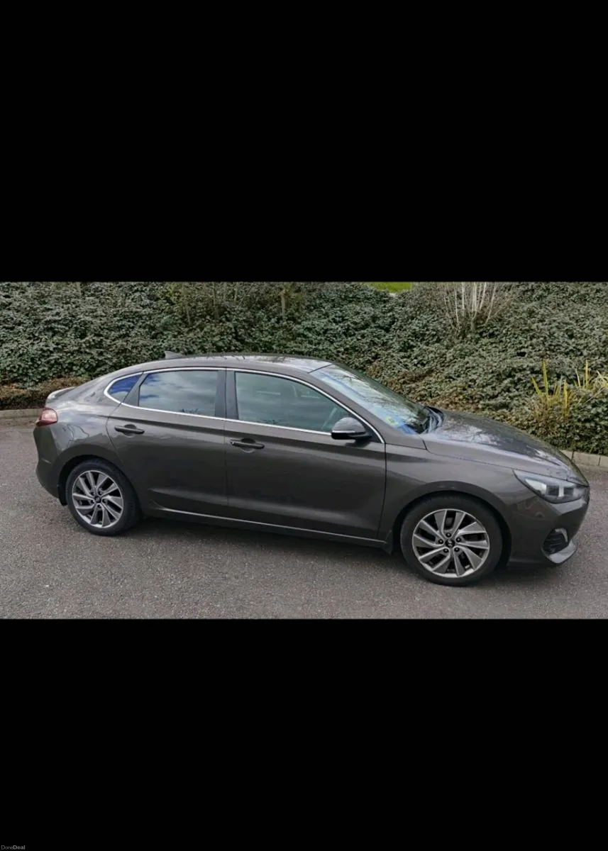 *Open to Genuine Offers* 182 Hyundai i30 Fastback - Image 1