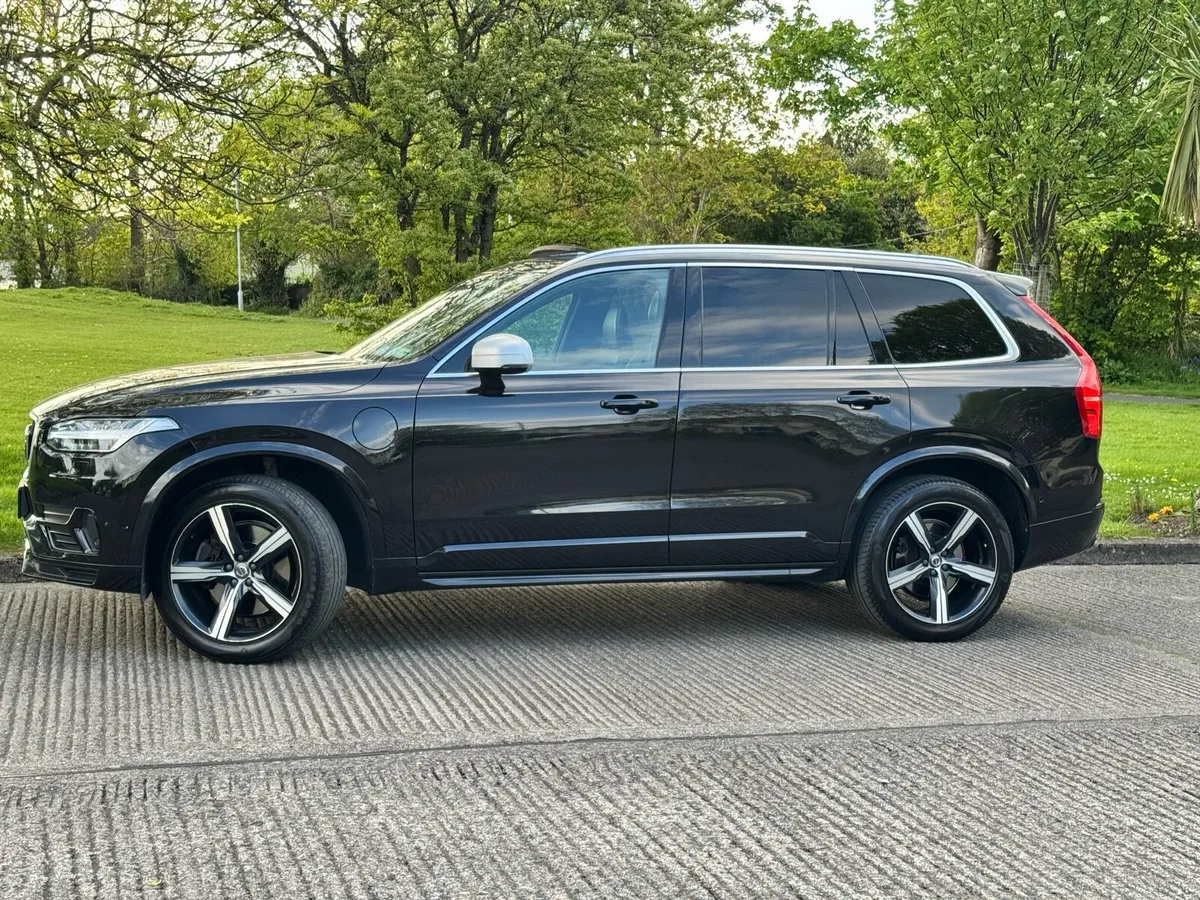 171 VOLVO XC90 2.0 T8 R-DESIGN GLASS ROOF - Image 3