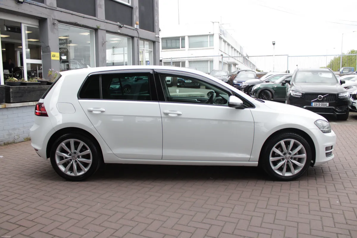 2017 VOLKSWAGEN GOLF TSI BLUEMOTION 5DR HATCHBACK - Image 3