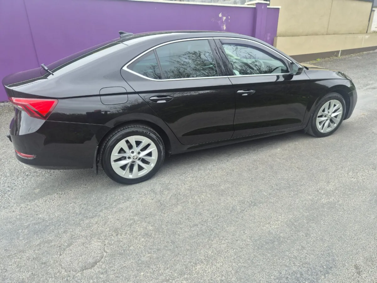 Skoda Octavia SE L FIRST ED TDI EDITION DSG - Image 4
