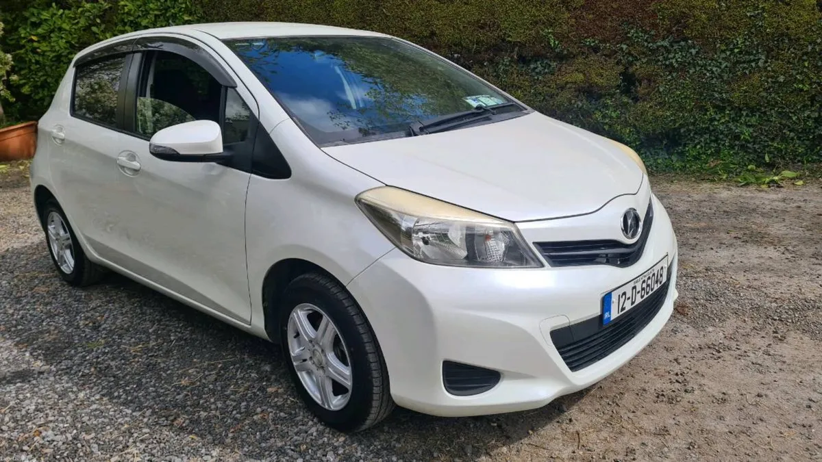 Toyota vitz AUTOMATIC - Image 2