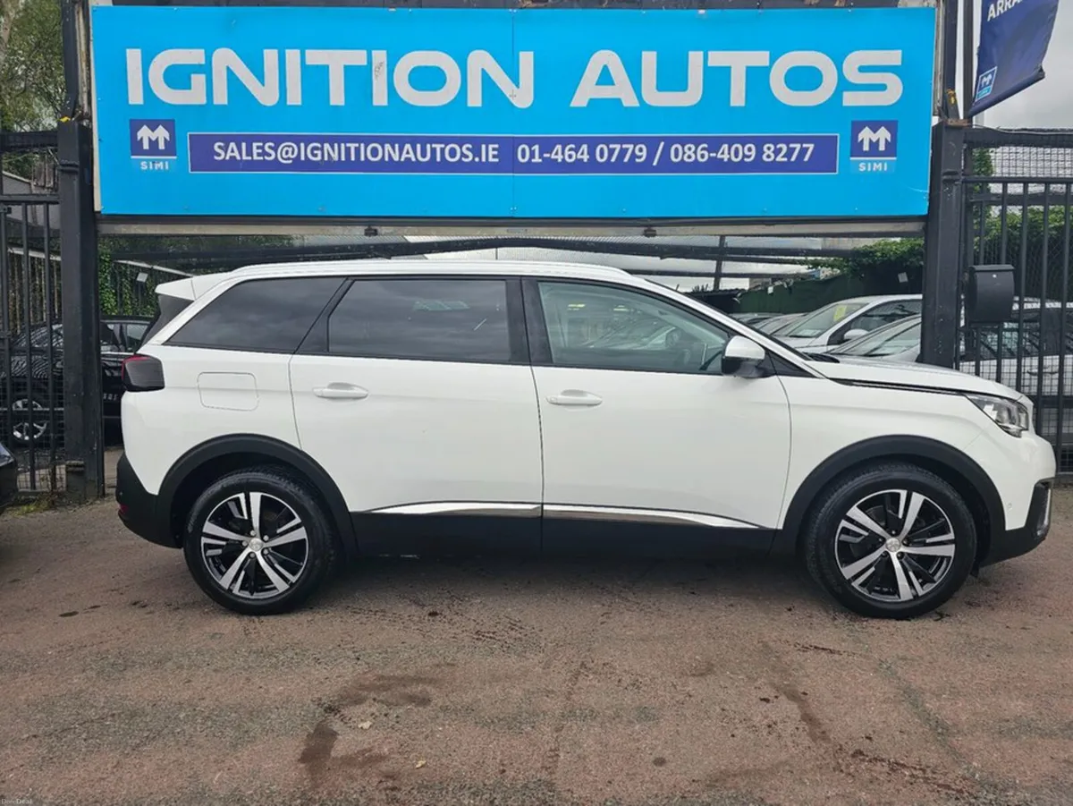 Peugeot 5008 1.2 PETROL, ALLURE MODEL, LOW MILEAGE - Image 2