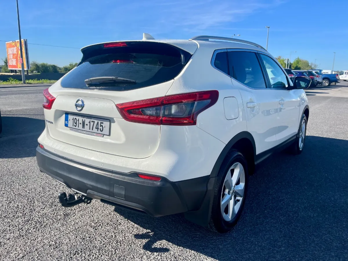 Nissan Qashqai 1.3 SV SS DCT MY19 4DR AUTO - Image 3