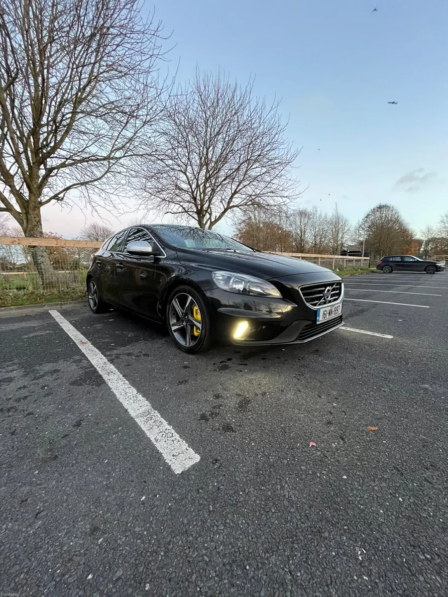 Volvo V40 D4 R-Design - 190bhp - 8 Speed Auto - Image 1