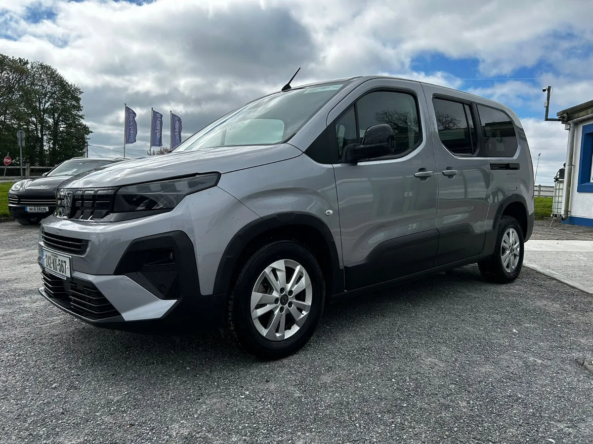 Taxi WAV 242 Peugeot Rifter Allure - Image 3