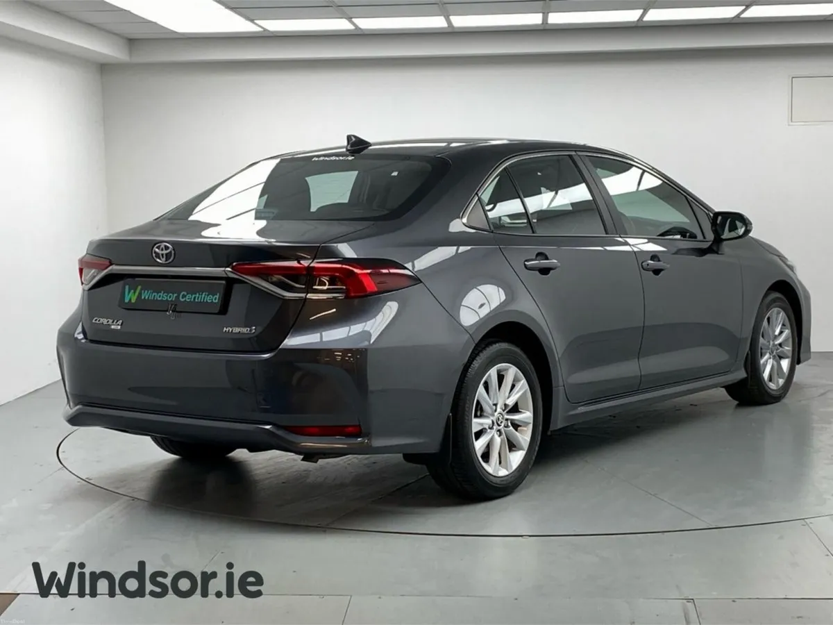 Toyota Corolla 1.8 Hybrid Luna Saloon - Image 4