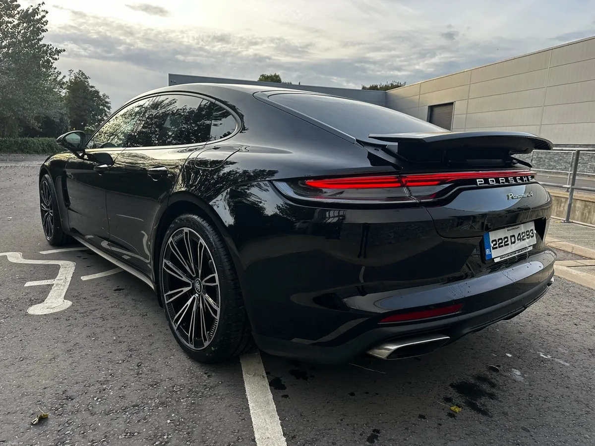 2022 Porsche Panamera E-Hybrid - Image 4