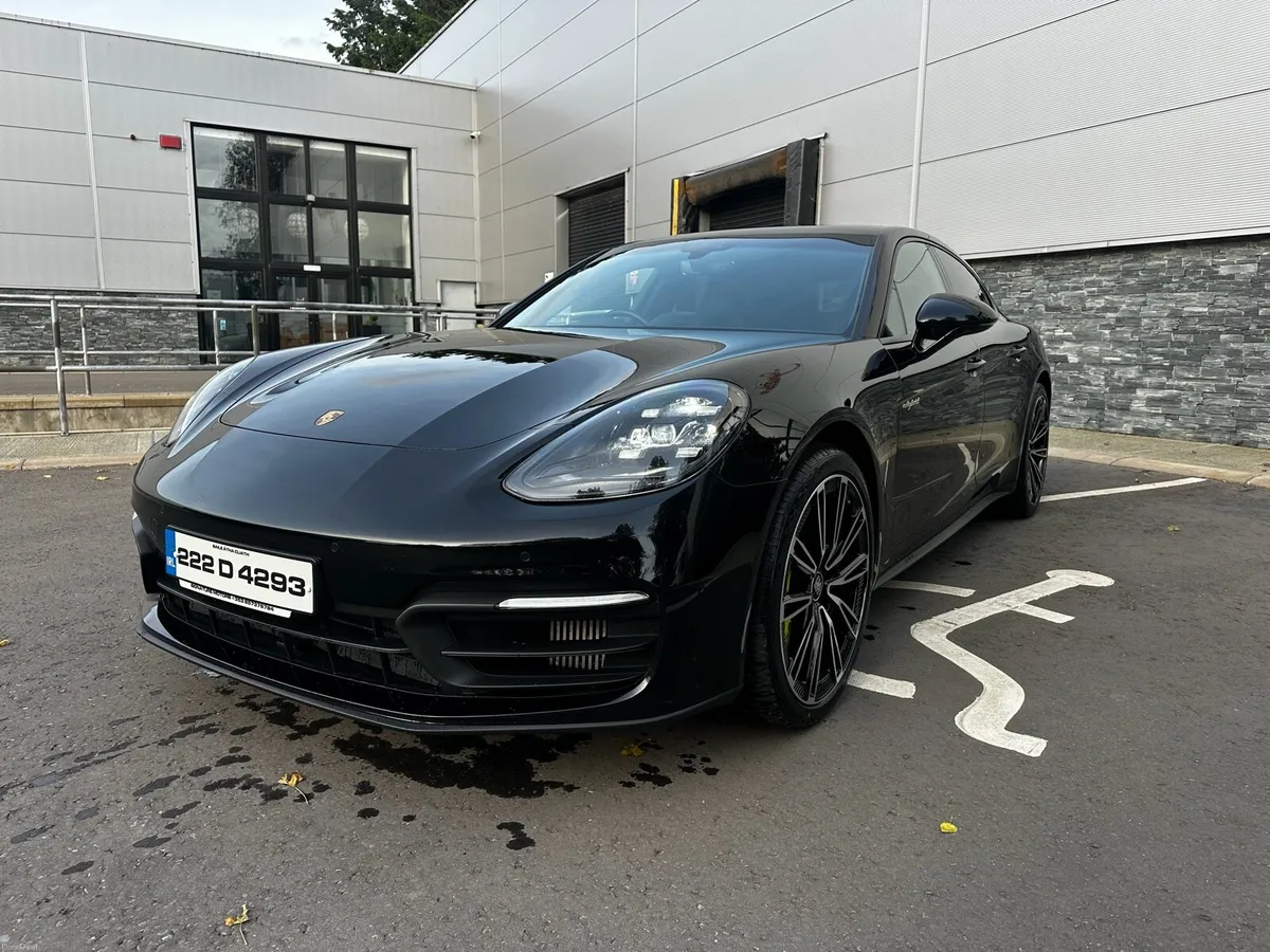 2022 Porsche Panamera E-Hybrid - Image 6