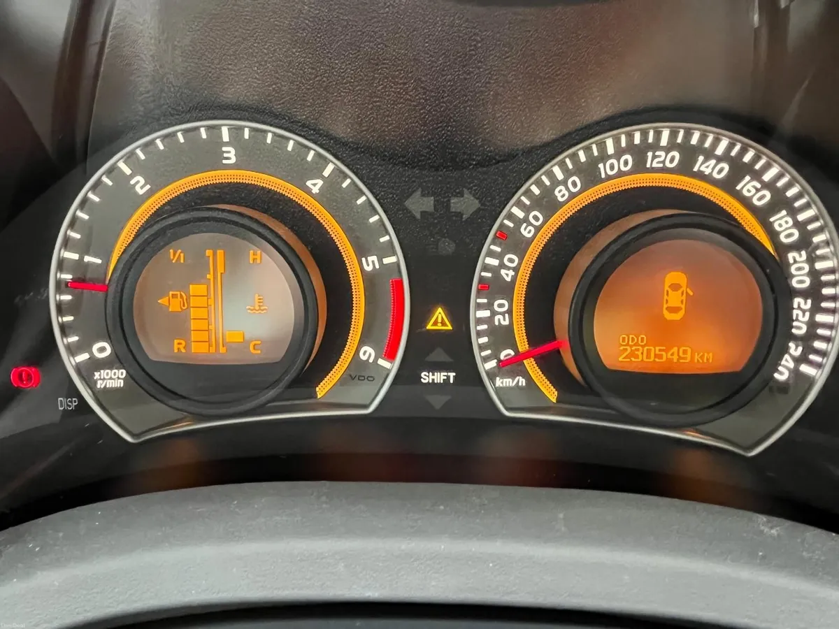 Toyota Auris 2011 - Image 4