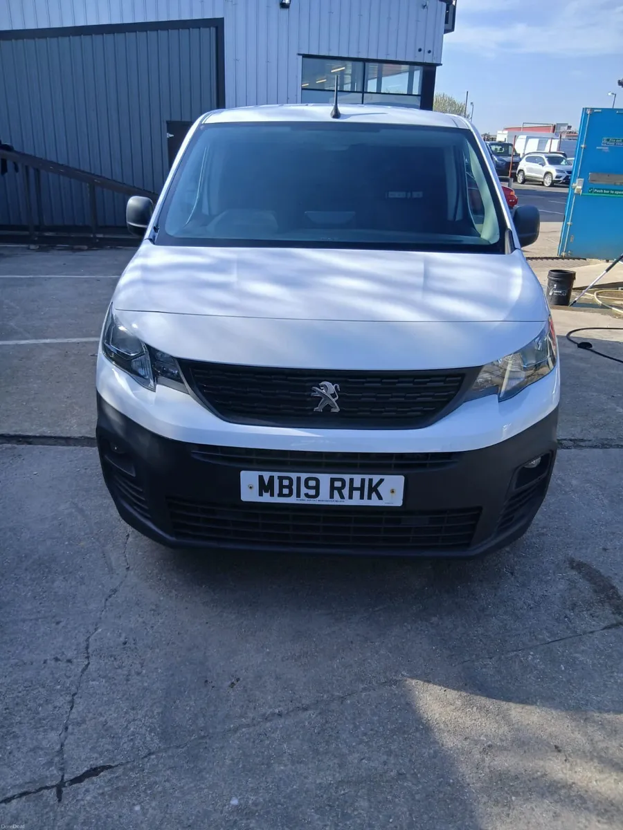 Peugeot Partner Professional Van L2 Bluehdi 2019 - Image 3