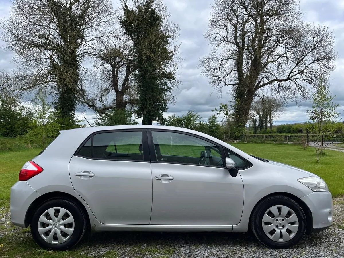 Toyota Auris 2011 - Image 3