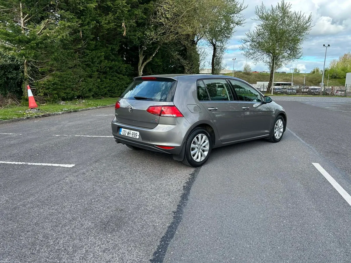 2013 Volkswagen Golf - Image 2