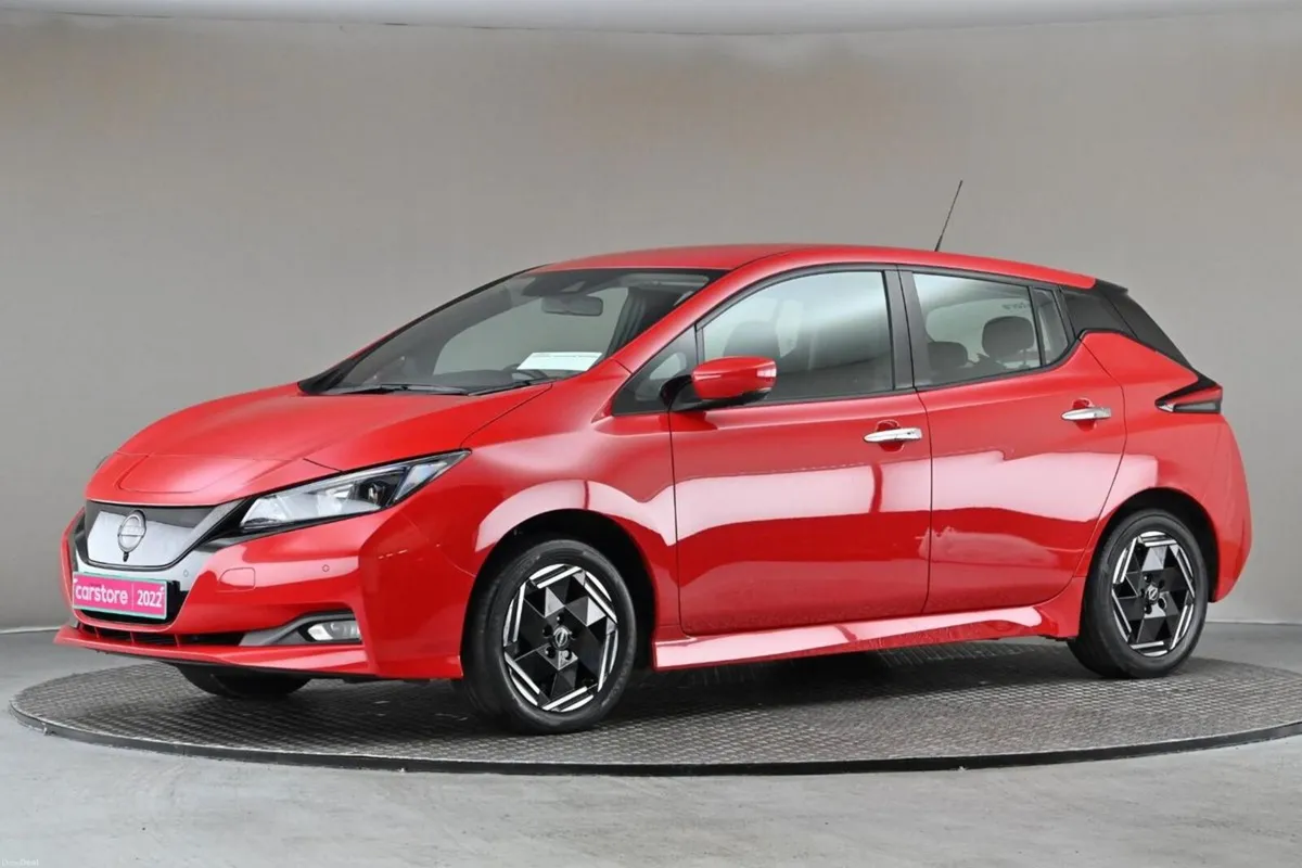 Nissan Leaf EV ACENTA 40KW 150BHP **REVERSE CAM** - Image 4