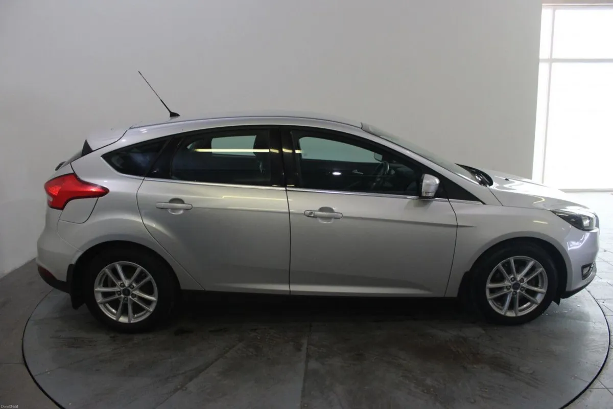 Ford Focus 1.5 TDCi 120PS Zetec - TENDER 11 - Image 2