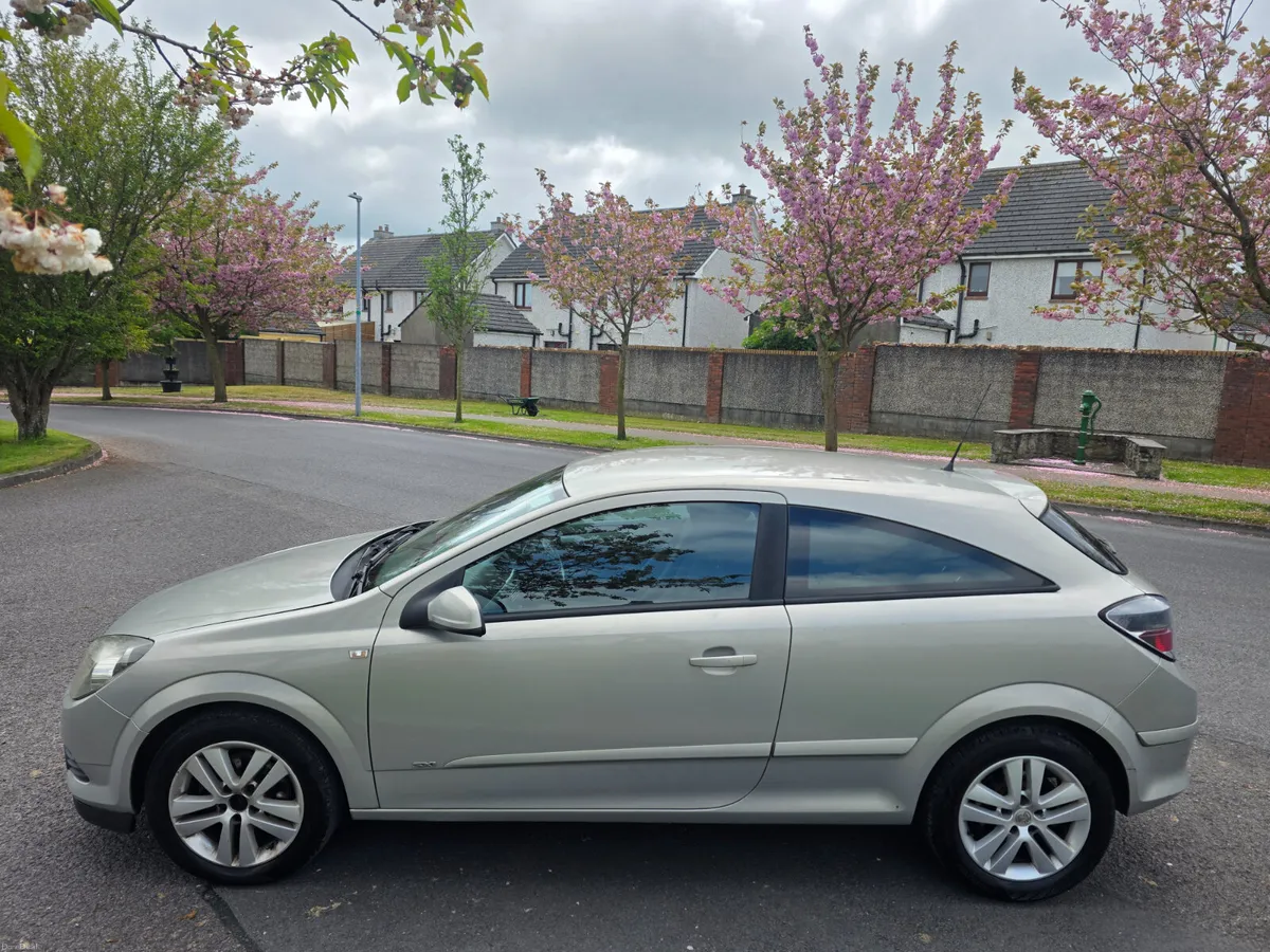 Vauxhall Astra 1.7 diesel ( NCT and TAX ) !!! - Image 4