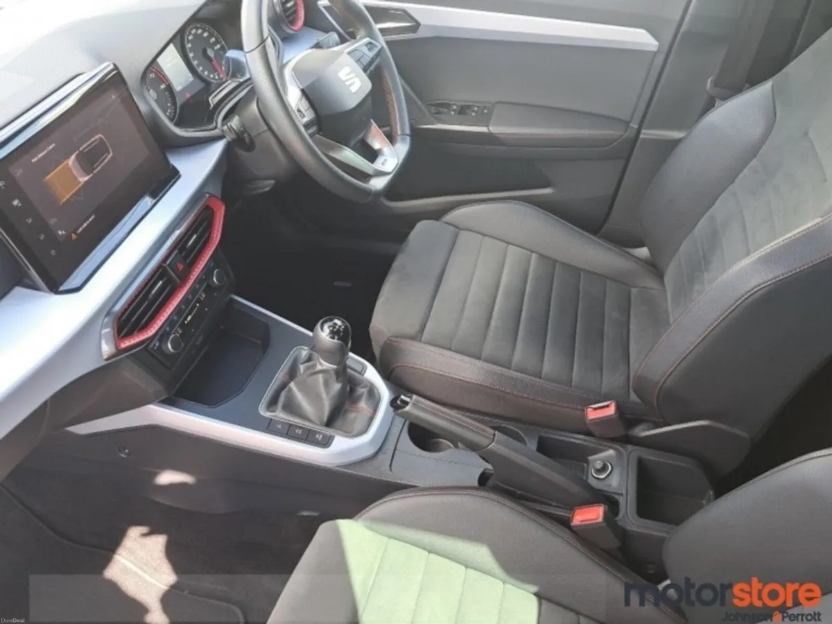 SEAT Arona 1.0TSI 110hp FR **HUGE SPEC / LOW MILEA - Image 4