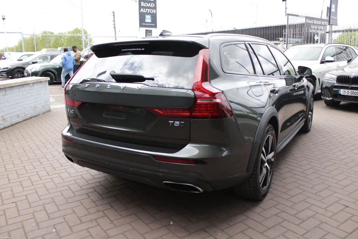 2020 V60 T5 AWD 2.0 5DR AUTO - Image 4