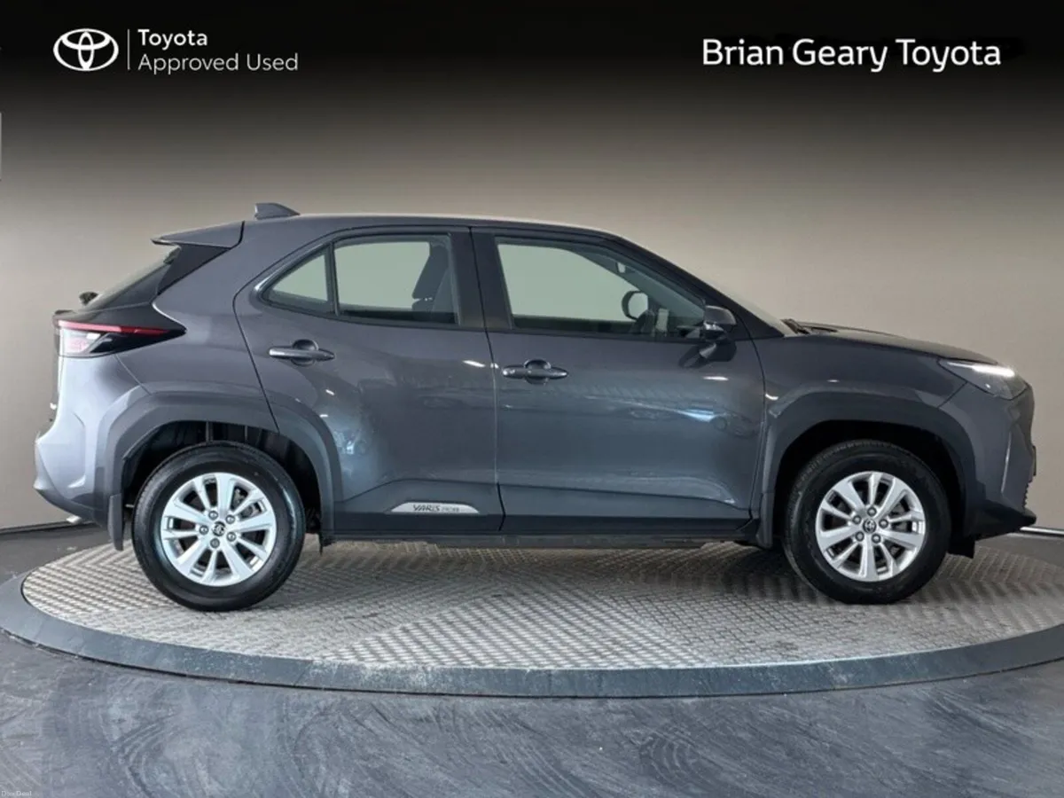 Toyota Yaris Cross HYBRID LUNA - Image 3