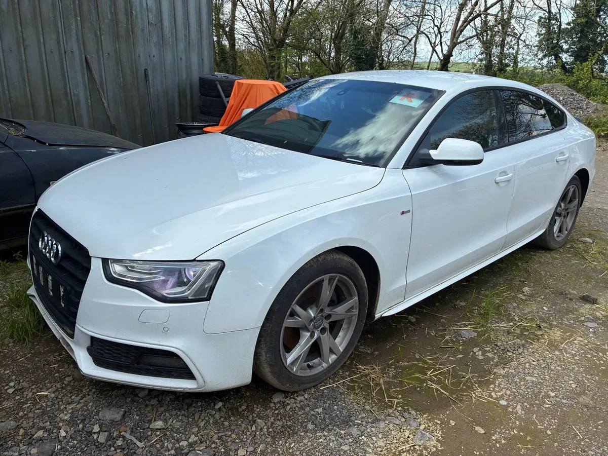 14 AUDI A5 SPORTBACK NEEDS GEARBOX NI REG - Image 2