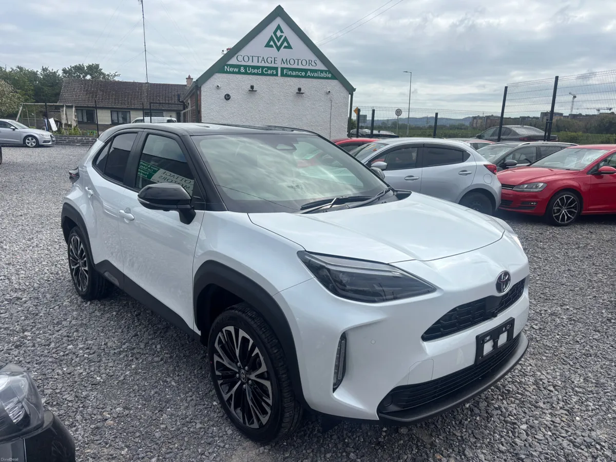 Toyota Yaris Cross 1.5 Petrol Hybrid*LOW MILAGE* - Image 3