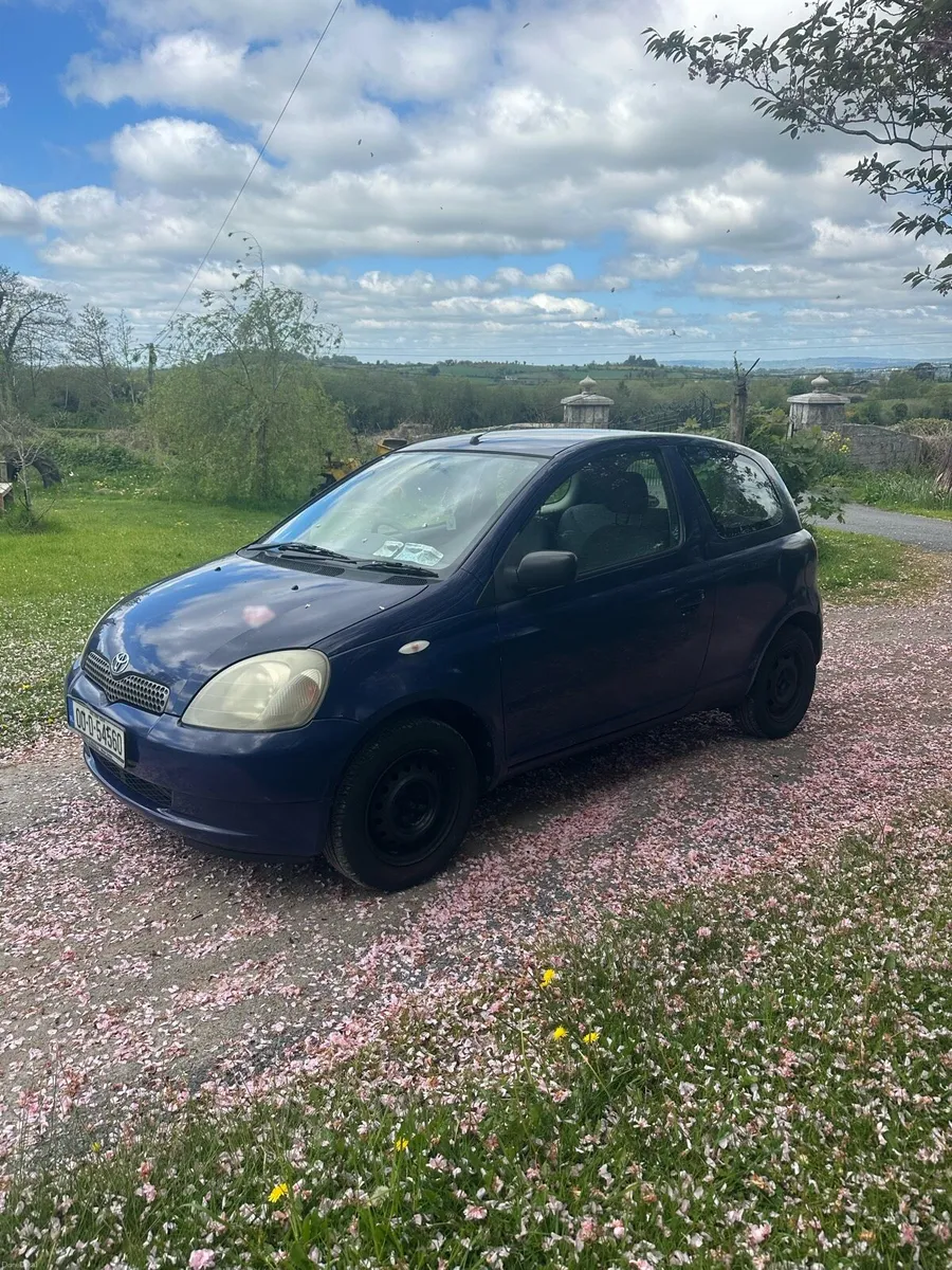 2000 Toyota Yaris - Image 3