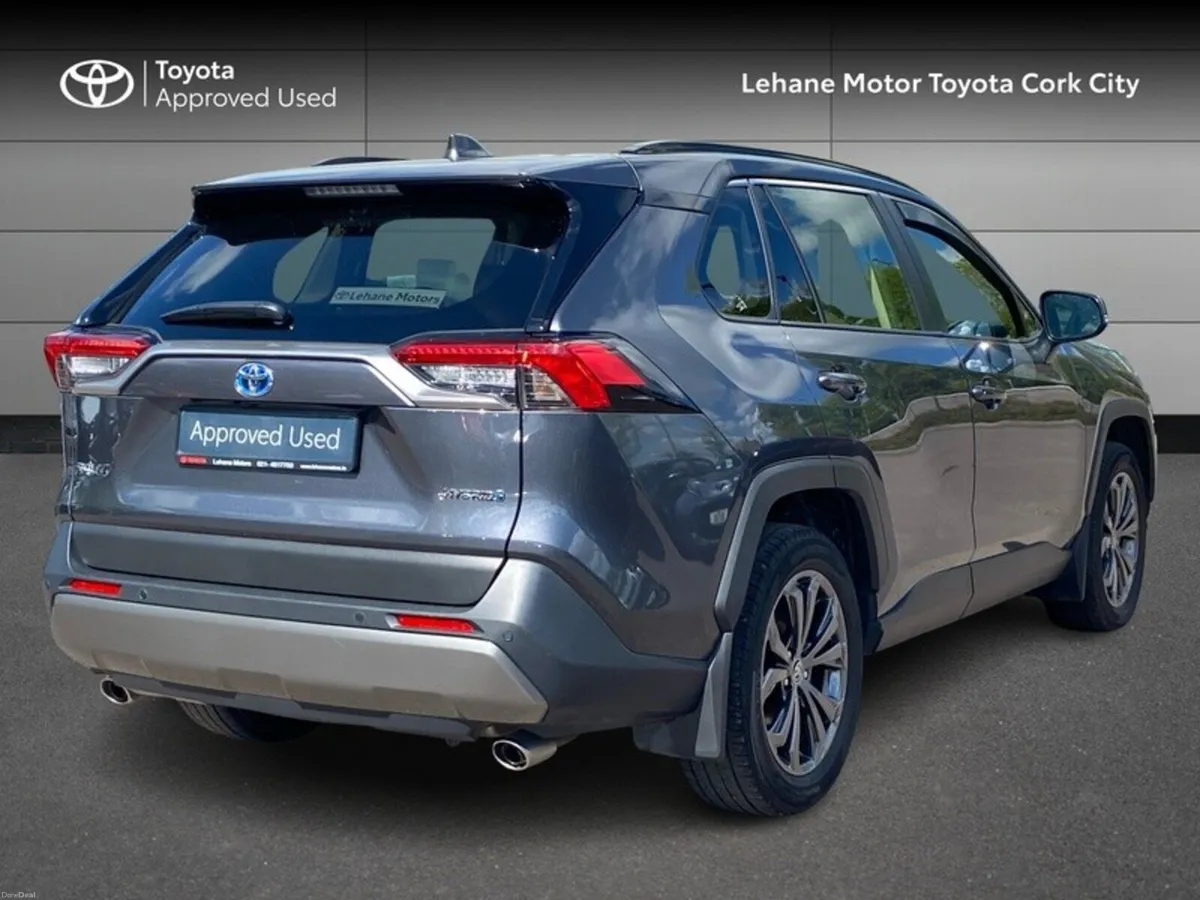 Toyota RAV4 RAV4 HYBRID PLATINUM FWD - Image 2