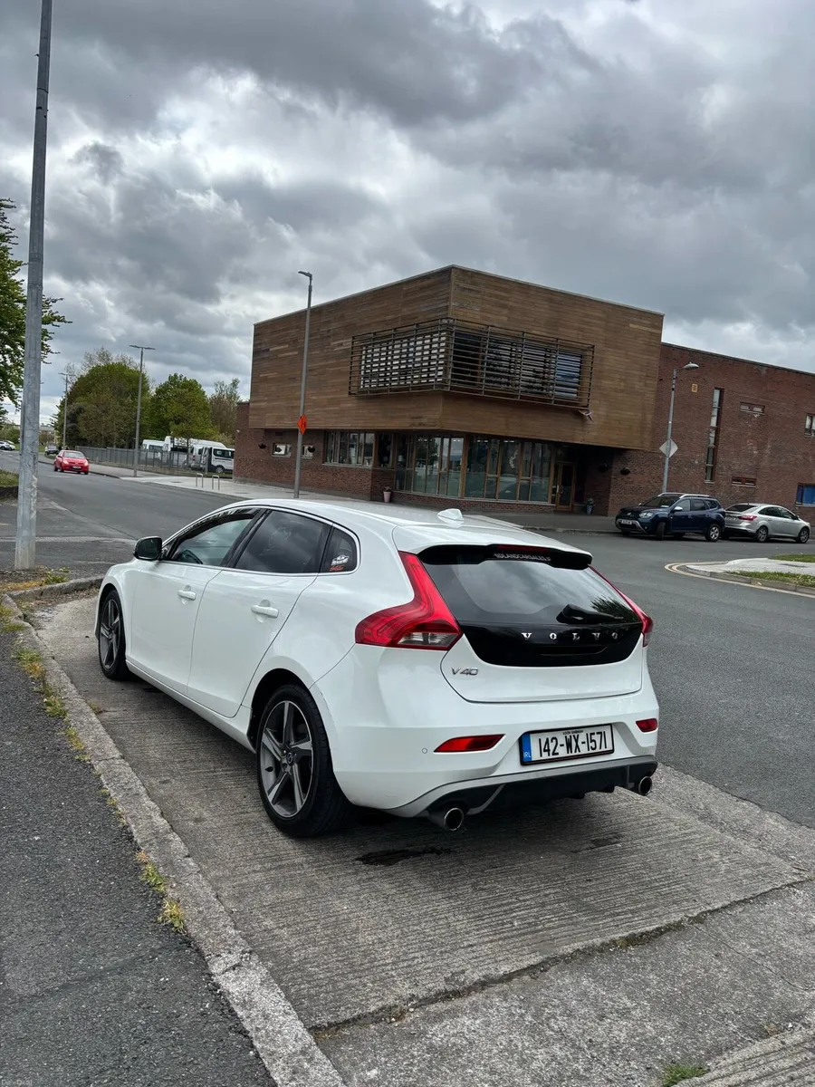 Volvo V40 (read ad) - Image 4