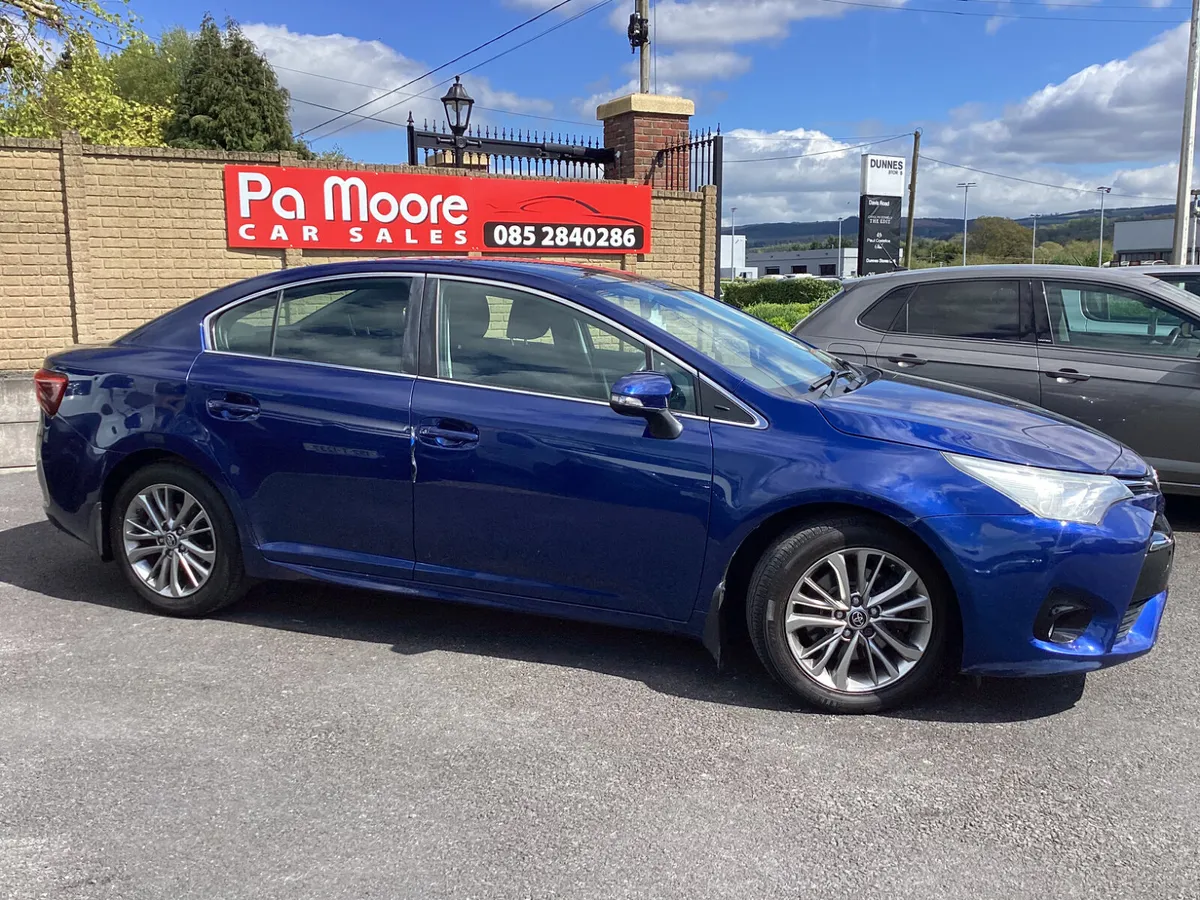 Toyota Avensis ** CAMERA * SAT NAV - Image 3
