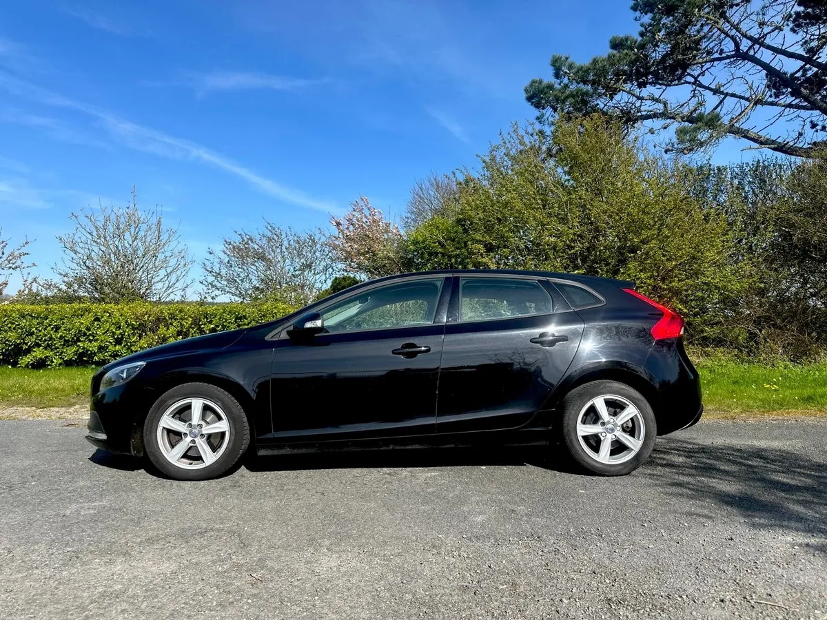 Volvo V40 - Image 3