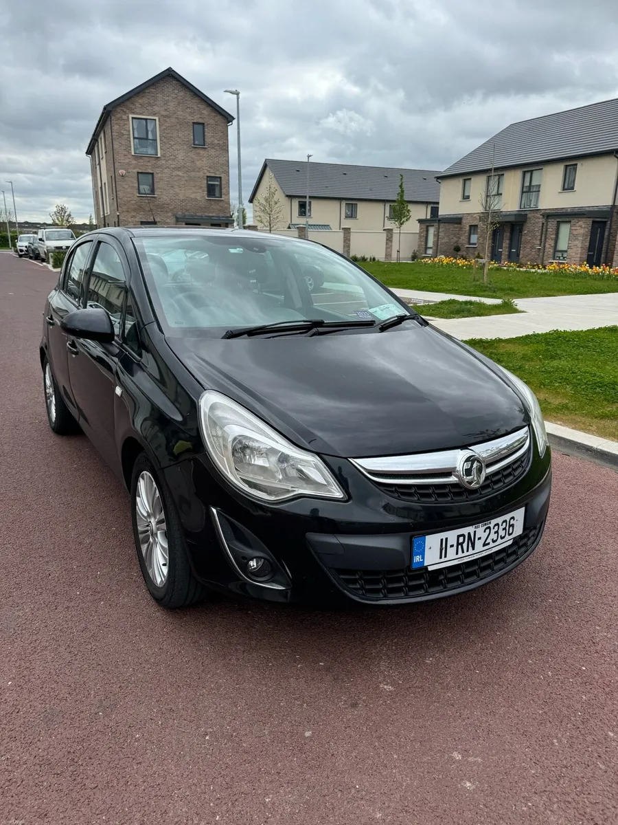 Opel corsa 2011 , 1.4 petrol - Image 1