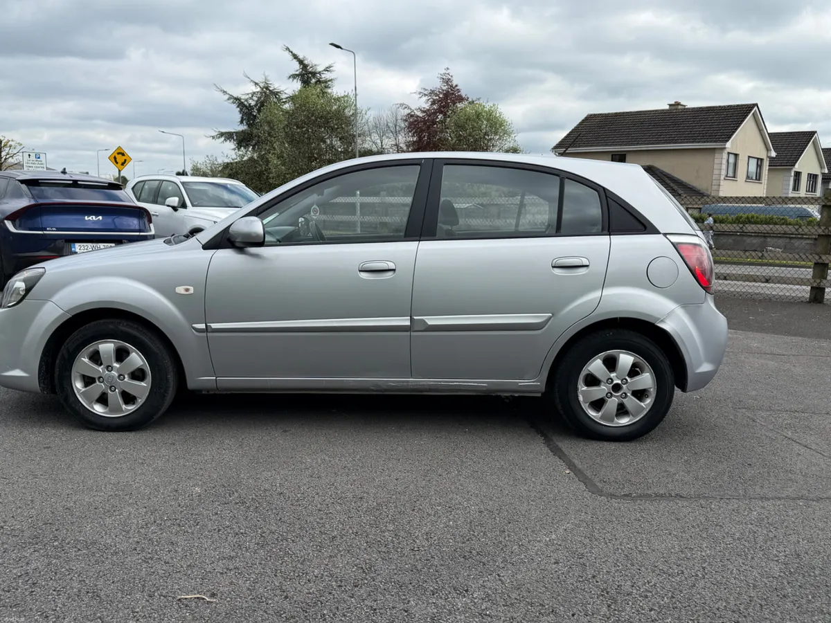 STUNNING 2011 KIA DIESEL WITH NEW NCT AND TAX - Image 4