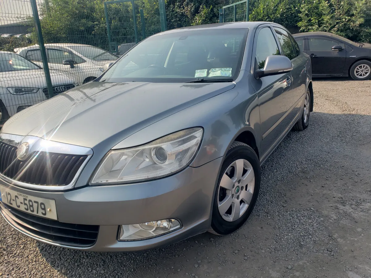 Skoda Octavia 2012 - Image 2