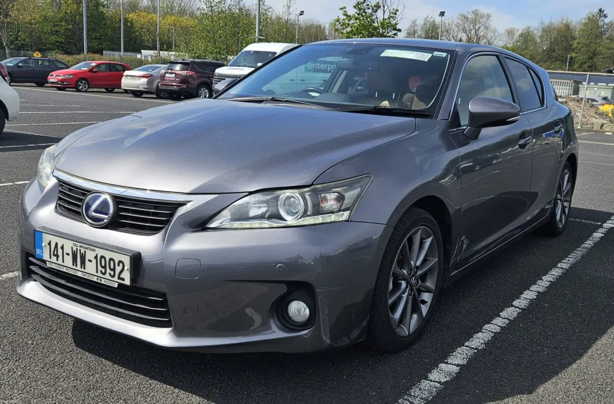 Lexus CT200h Hybrid - Image 3