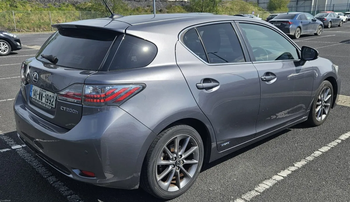 Lexus CT200h Hybrid - Image 5