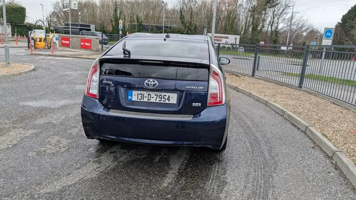 2013 Toyota Prius - Image 3