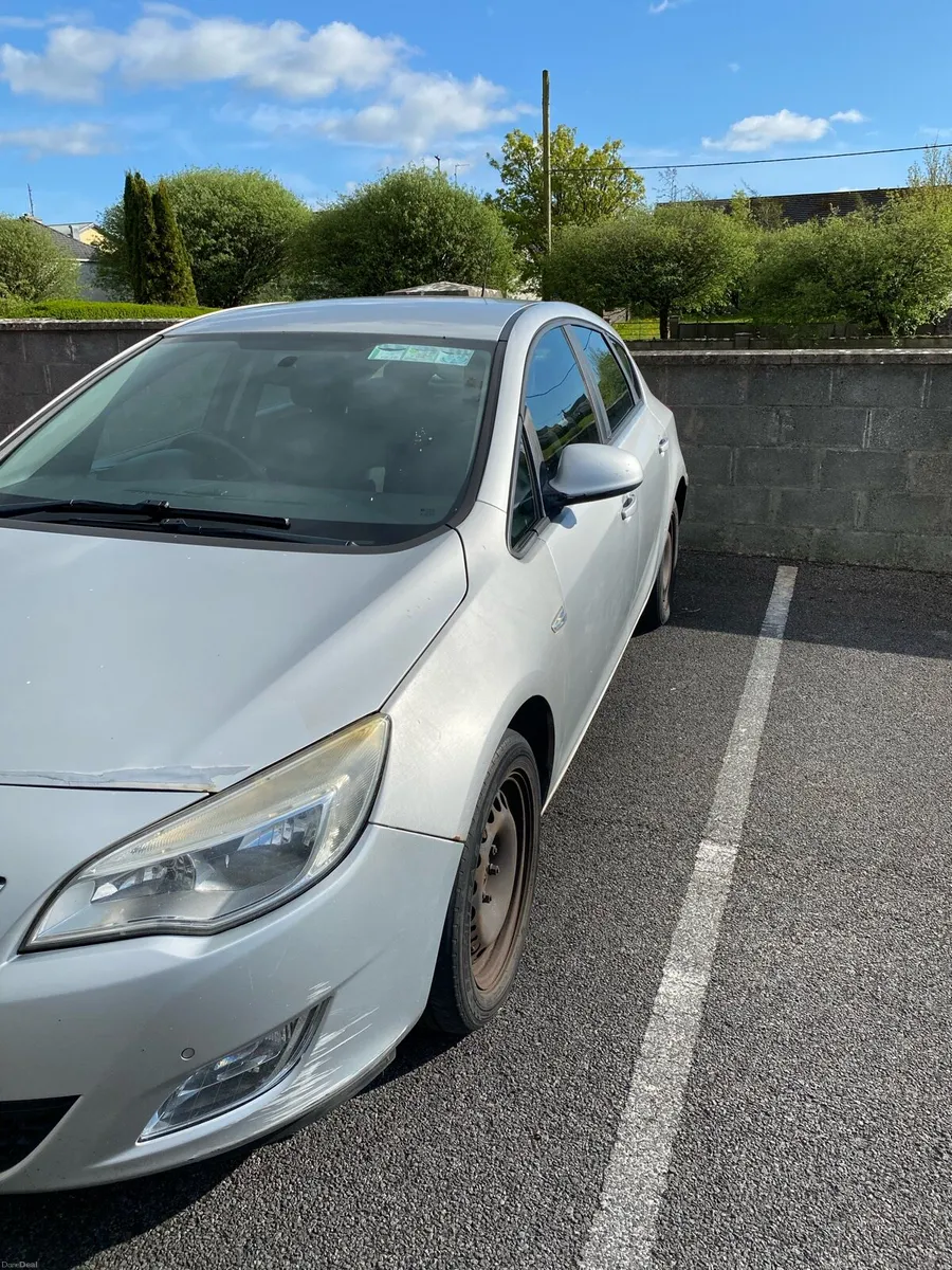 Opel Astra 1.2 diesel NCT 2/10/26 - Image 2