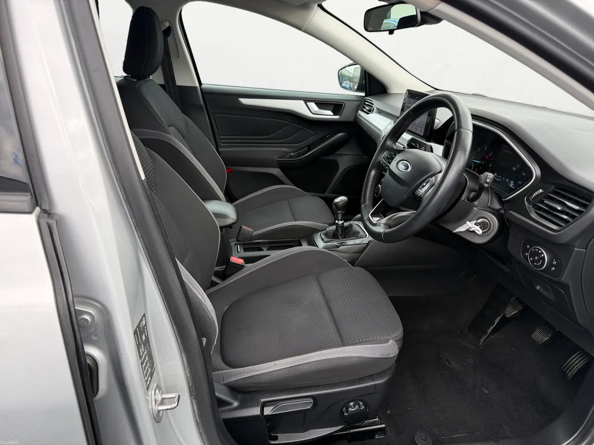 2019 Ford Focus 1.5TDCI ZETEC 120BHP - Image 4