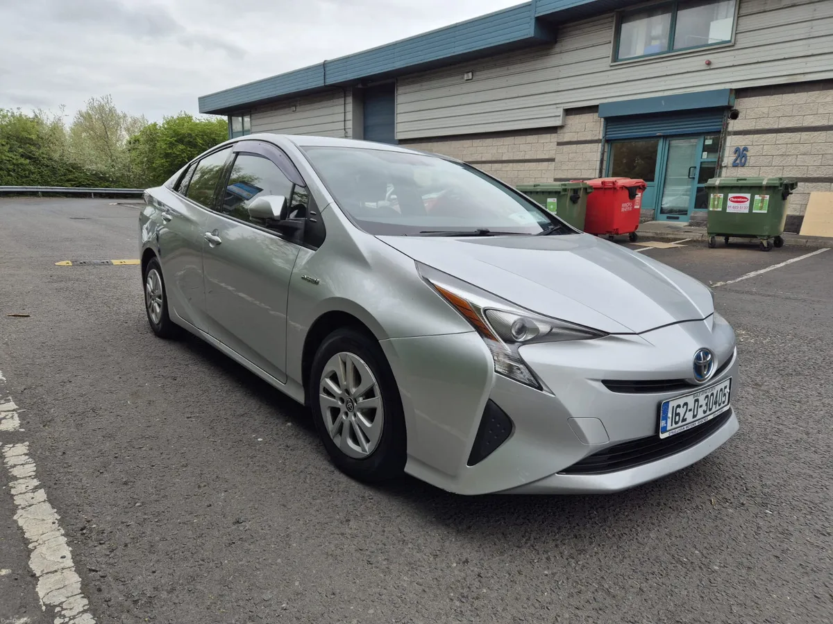 TOYOTA PRIUS / 2016 / 1.8 PETROL HYBRID /AUTOMATIC - Image 3