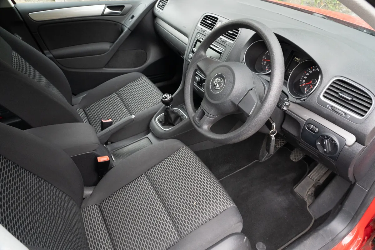 2010 Volkswagen Golf 1.2 Petrol Manual - Image 2