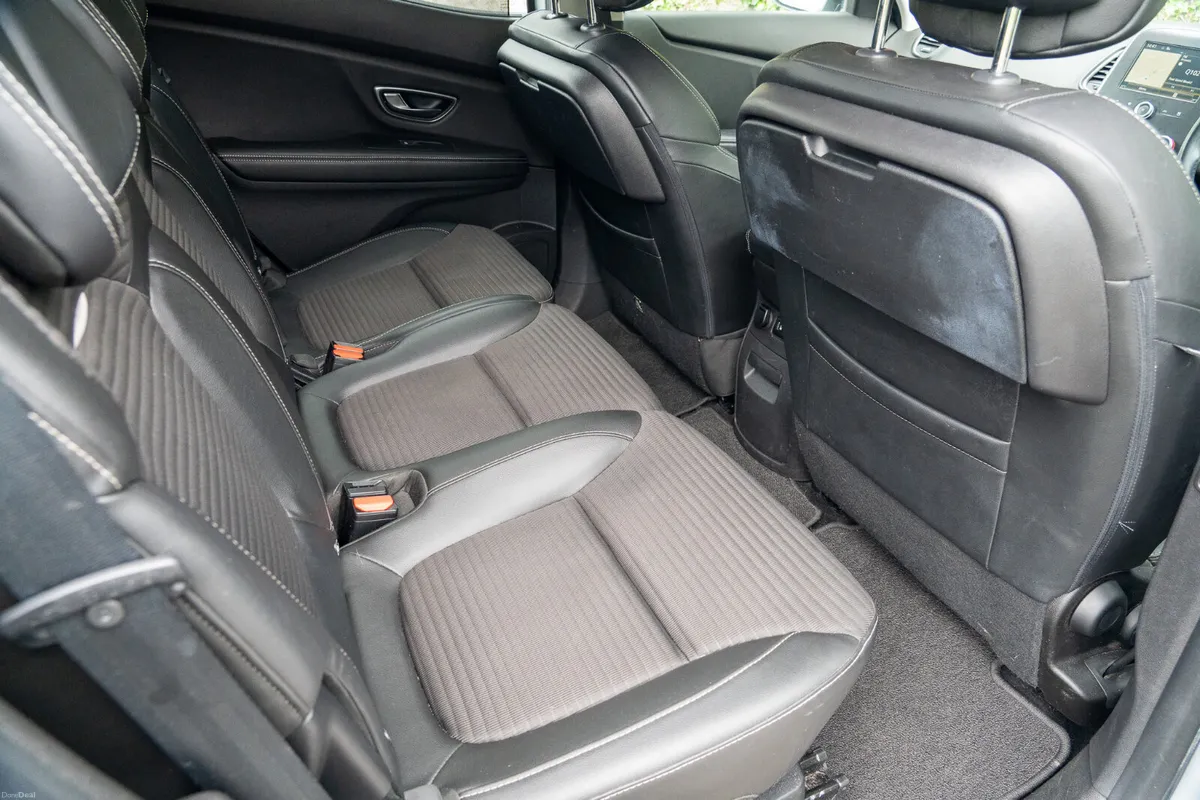 2017 Renault Scenic DYNAMIQUE 1.5 Diesel Automatic - Image 4