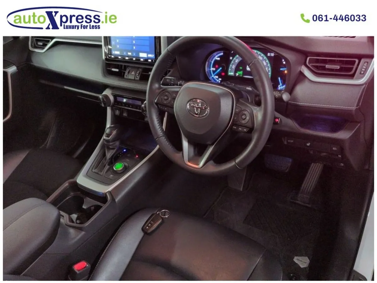 Toyota RAV4 4WD HYBRID G, Low mileage, Reversing c - Image 2
