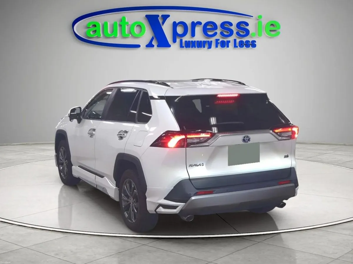 Toyota RAV4 4WD HYBRID G, Sunroof, Low mileage - Image 3