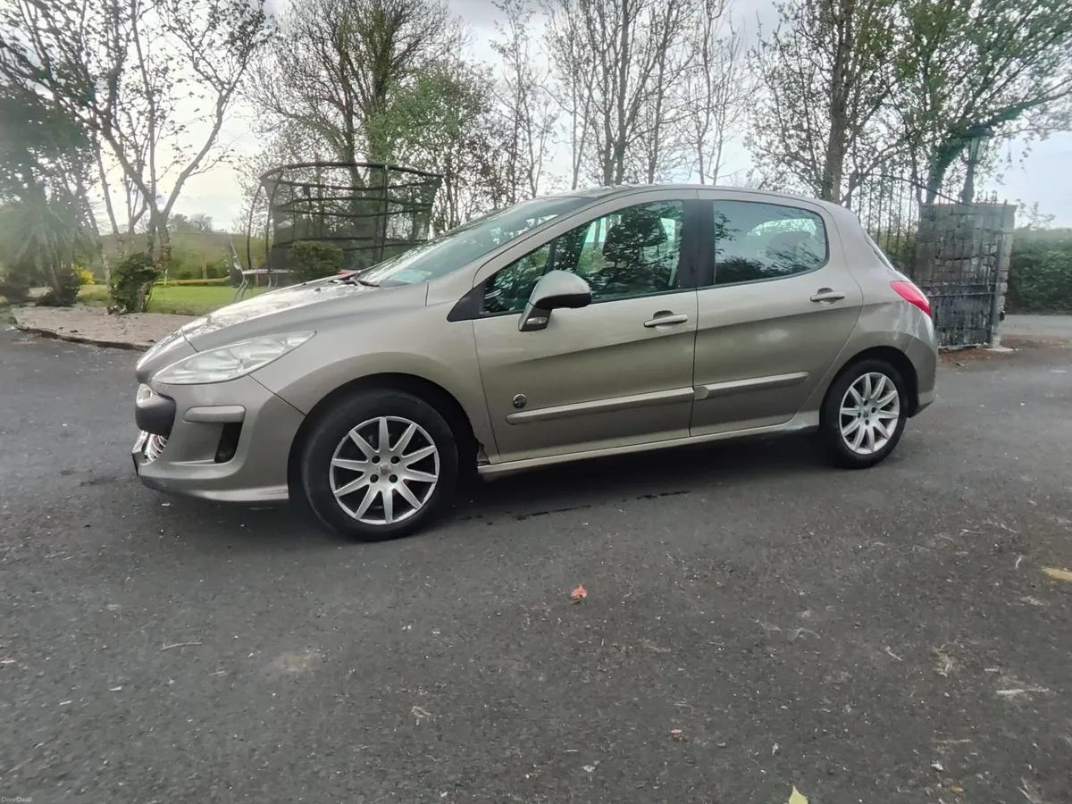 Peugeot 308 2011 - Image 1