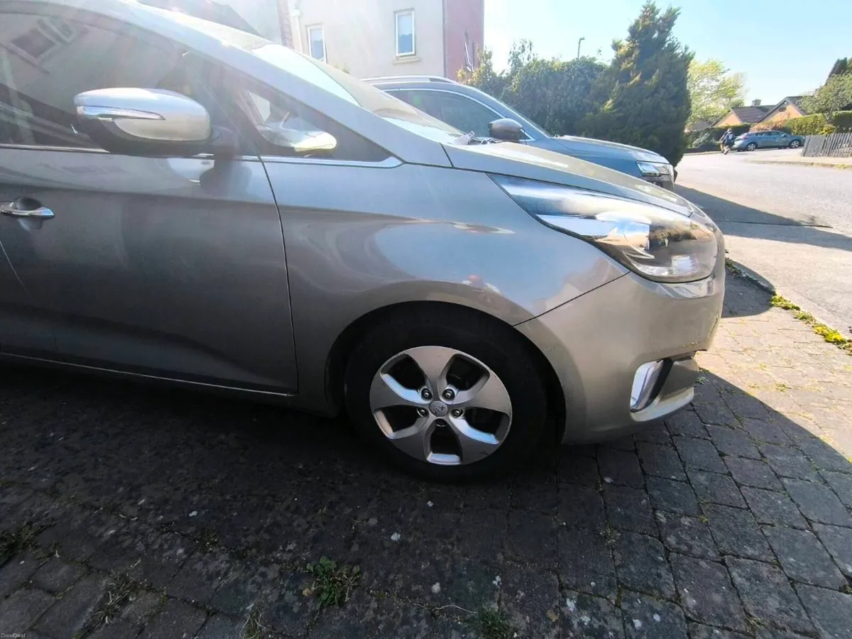 Kia Carens. NCT & TAX - Image 2