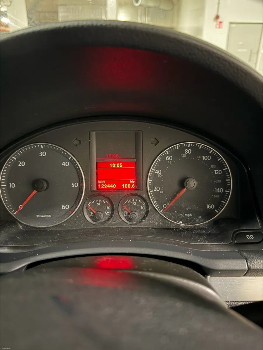 Volkswagen ros cabrio 2.0TDI hardtop convertible - Image 4