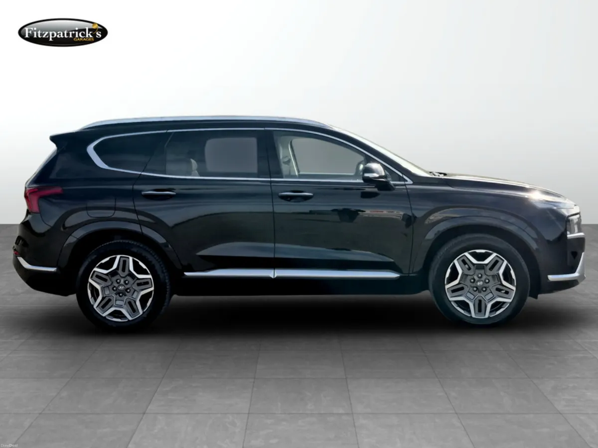 Hyundai Santa Fe 2022 - Image 2