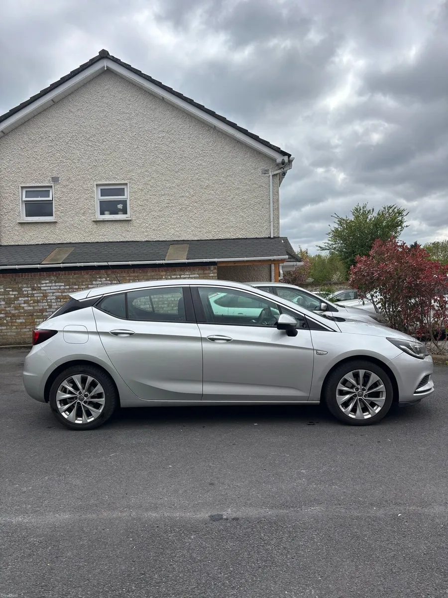 Opel Astra 1.6 Cdti Automatic - Image 2