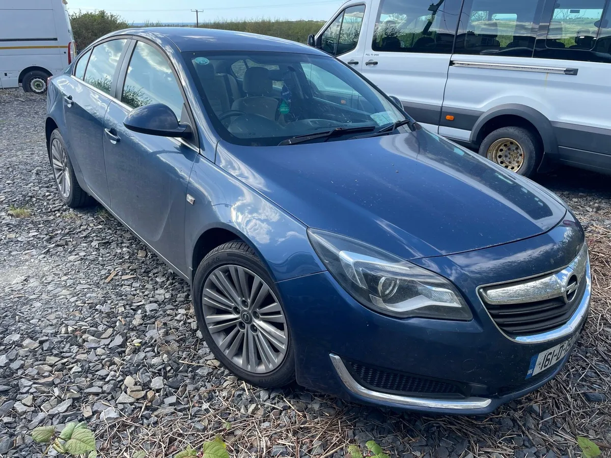 Opel Insignia 2016 1.6 d manual 270000km - Image 1
